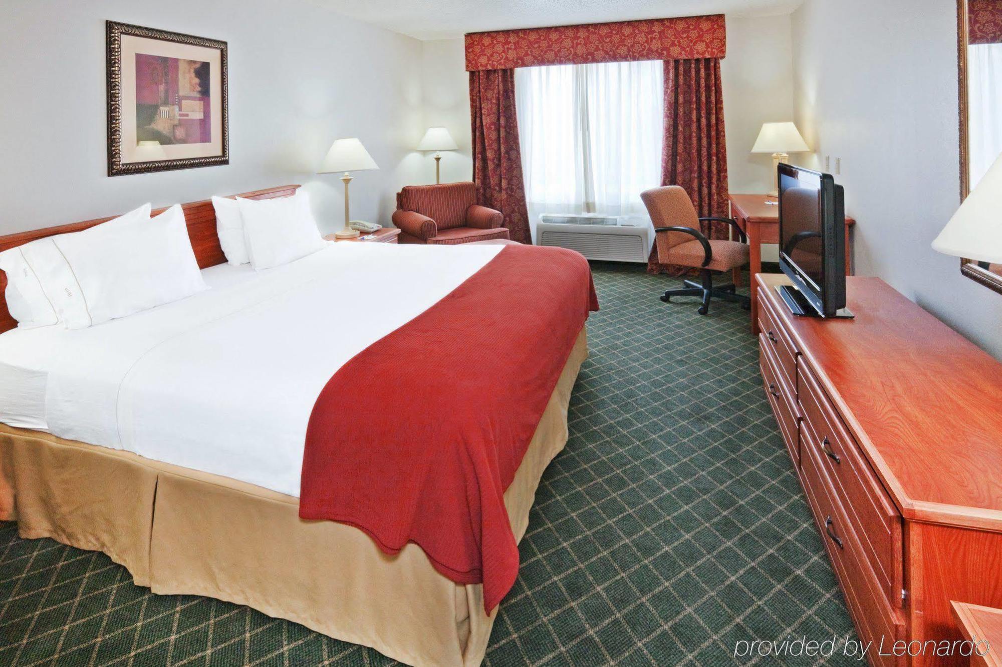 Holiday Inn Express Hotel & Suites Chickasha By Ihg Εξωτερικό φωτογραφία