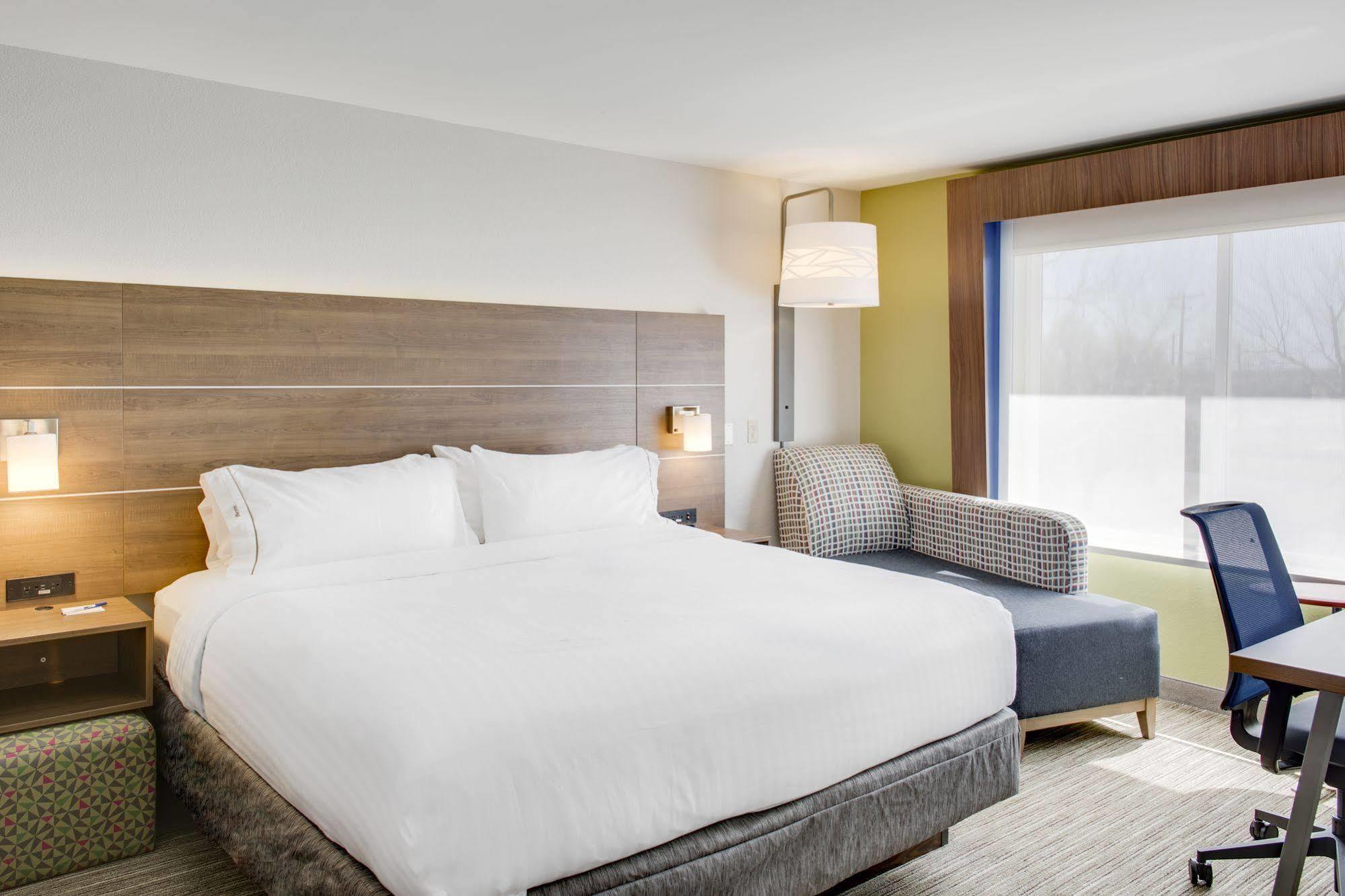 Holiday Inn Express Hotel & Suites Chickasha By Ihg Εξωτερικό φωτογραφία